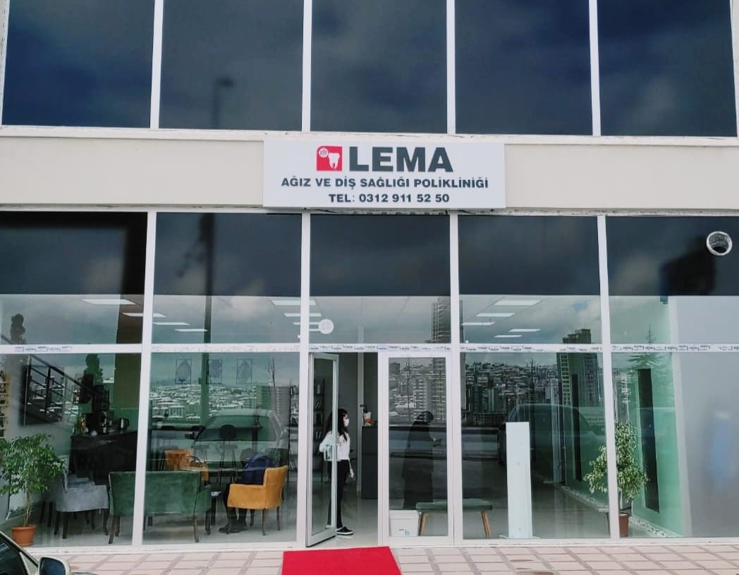Lema Klinik giriş kapısı ve klinik dış görünümü Keçiören